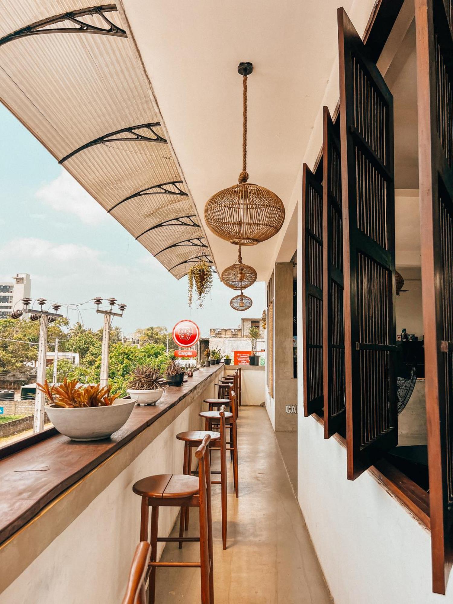 מיריסה Yasis Surf Lodge מראה חיצוני תמונה